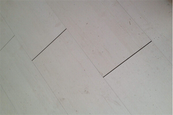 实木地板有缝隙怎么处理